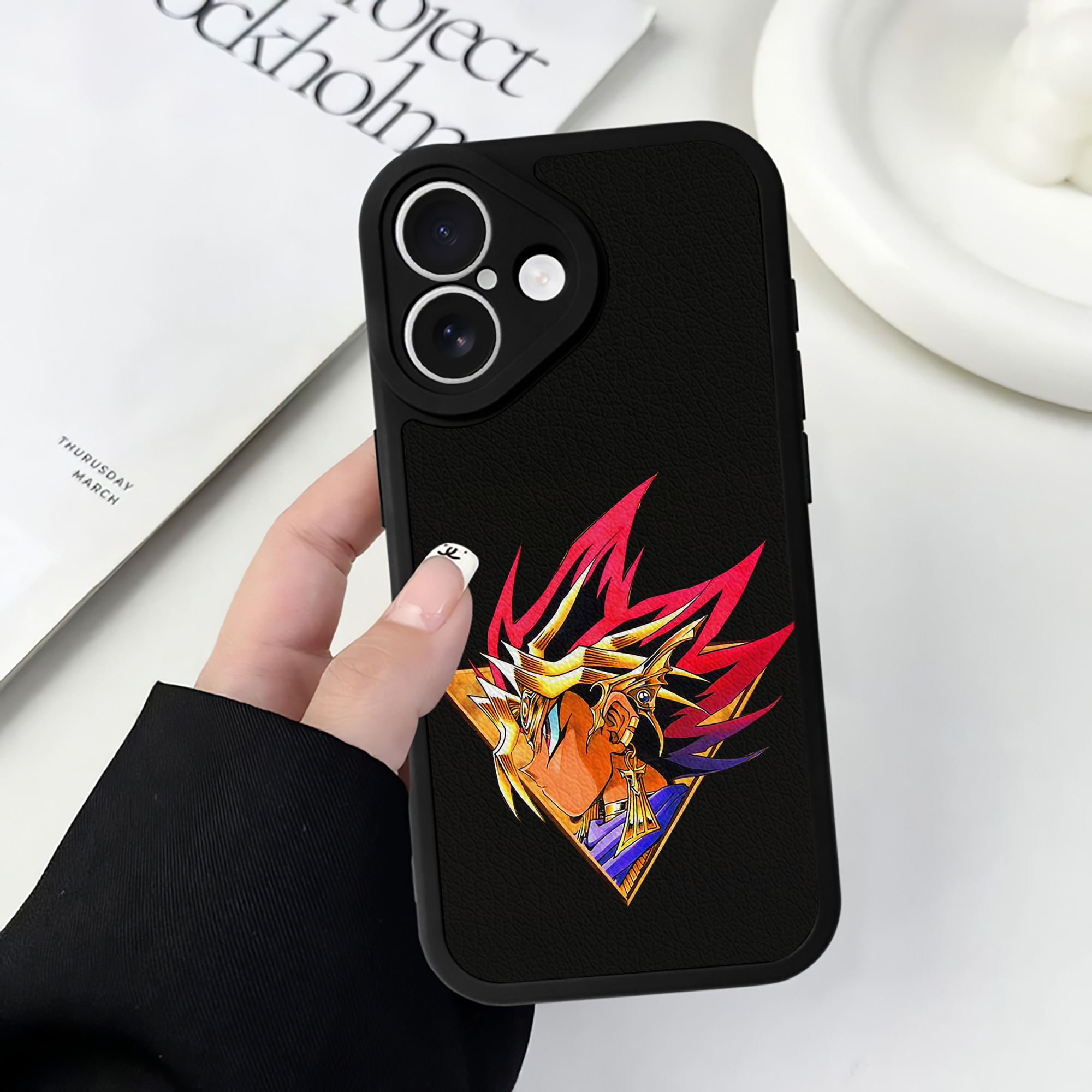 （画像用） 遊☆戯☆王 Yu-Gi-Oh! 【iPhone 16シリーズ対応】シリコンスマホケース（レザー調） 材質：シリコン